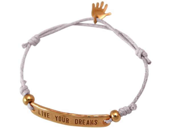 GEMSHINE Damen Knotenarmband mit Gravur LIVE YOUR DREAMS in rose Vergoldet. Größenverstellbare graue Kordel und Hand Charm - Made in München / Germany - Im eleganten Schmucketui mit Geschenkverpackung – Bild 3