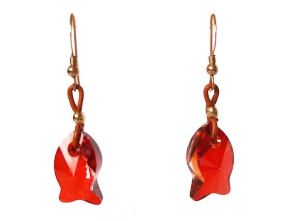 Gemshine - Damen - Ohrringe - Fisch - *Red Magma* - Rot - Vergoldet - MADE WITH SWAROVSKI ELEMENTS® - 2 cm – Bild 5