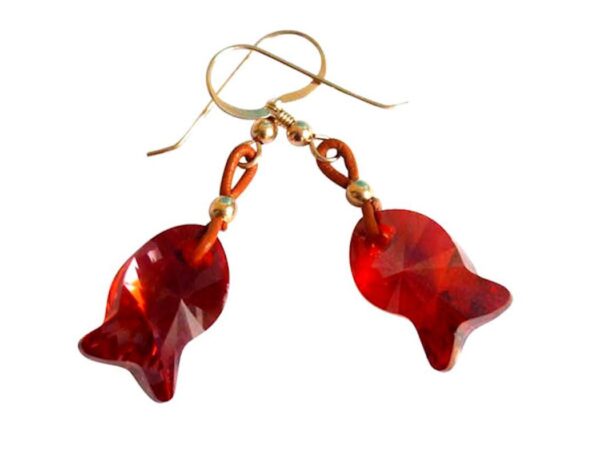 Gemshine - Damen - Ohrringe - Fisch - *Red Magma* - Rot - Vergoldet - MADE WITH SWAROVSKI ELEMENTS® - 2 cm – Bild 3